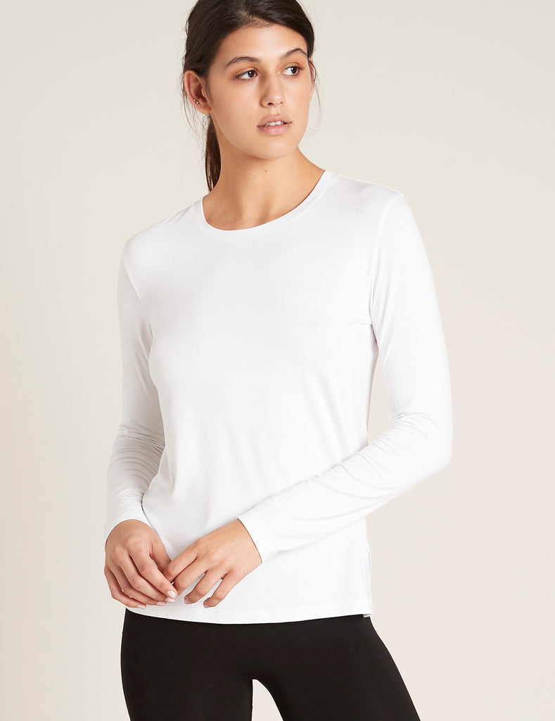 https://sowco.dk/cdn/shop/products/Women_s-Long-Sleeve-Round-Neck-T-Shirt-White-Front-2_1024x1024.jpg?v=1627232956